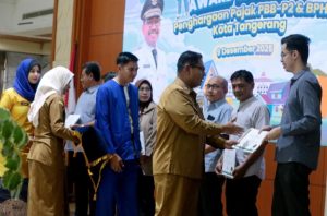 Bang Baja dan Nong Dara award