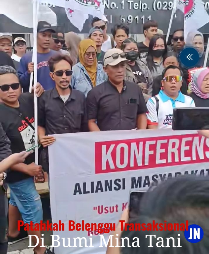 Narasi berita mengenai dampak sosiologis OTT Bupati Pati Sudewo oleh KPK terkait kasus jual beli jabatan. Mengangkat perspektif Aliansi Masyarakat Pati Bersatu (AMPB) dalam memperjuangkan keadilan dan transparansi birokrasi di Jawa Tengah.