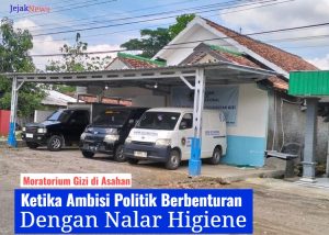 Petugas Badan Gizi Nasional sedang memeriksa fasilitas dapur Satuan Pelayanan Pemenuhan Gizi (SPPG) yang tampak belum memenuhi standar sanitasi dan pengolahan limbah.