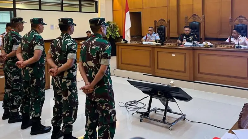 Suasana persidangan militer empat terdakwa kasus penyiraman air keras aktivis KontraS di Jakarta