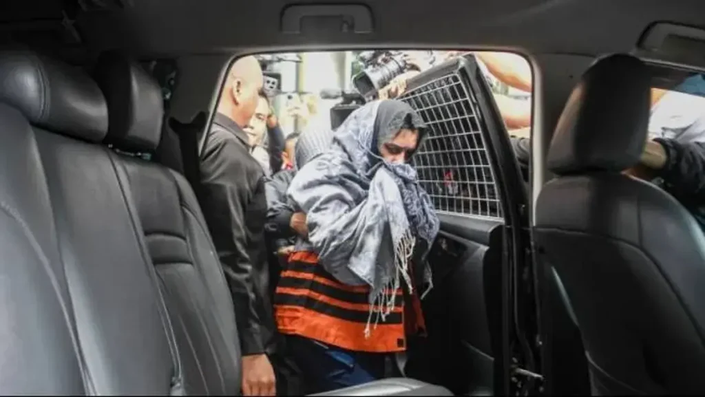 Pemeriksaan saksi tenaga outsourcing oleh KPK di Polres Pekalongan Kota terkait kasus korupsi Bupati Fadia Arafiq.