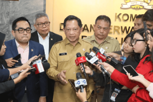 Penguatan Tata Kelola Otsus: Mendagri Tito Karnavian menekankan pentingnya pengawasan ketat dan percepatan pembangunan di daerah khusus guna mewujudkan pemerataan ekonomi nasional.