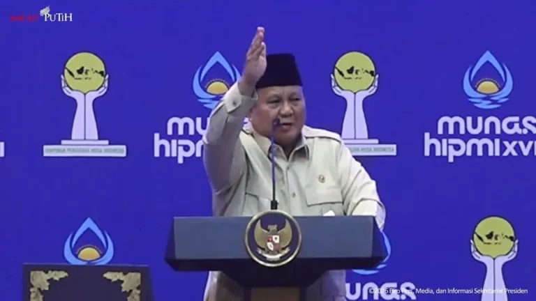 Presiden Prabowo Subianto memberikan pidato berapi-api mengenai kedaulatan ekonomi dalam Munas XVIII Hipmi di Bandar Lampung.