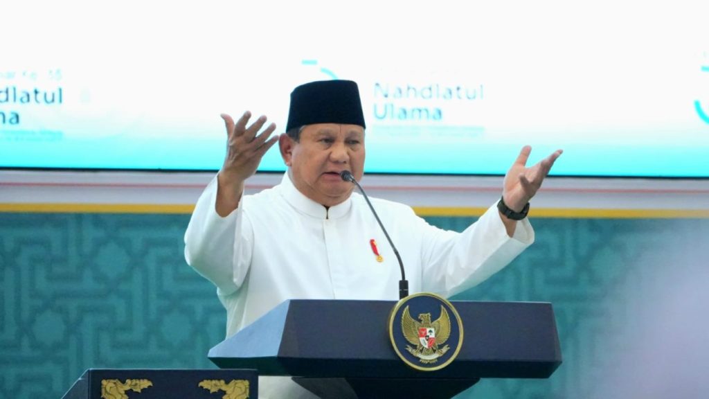Presiden Prabowo Subianto memberikan pidato penutupan di hadapan para masyayikh NU.